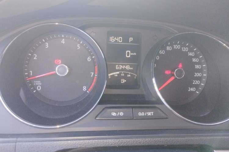 Used Volkswagen Lavida 2017 1.6L Automatic Comfort Edition Odometer Close Up