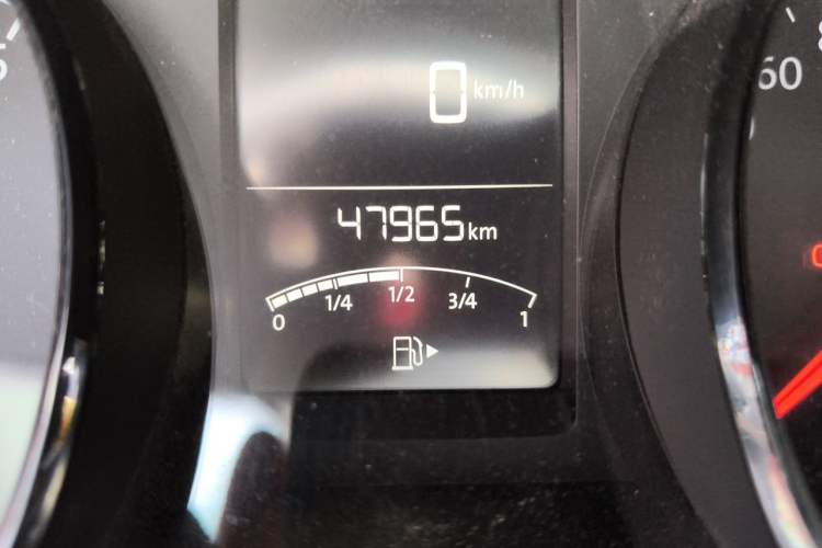 Used Volkswagen Lavida 2017 1.6L Automatic Fashion Edition Odometer Close Up