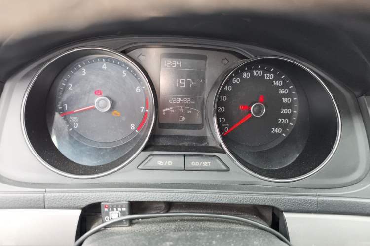 Used Volkswagen Lavida 2017 1.6L Manual Comfort Edition Odometer Close Up