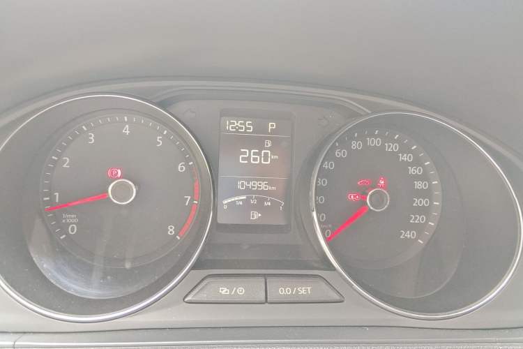 Used Volkswagen Lavida 2017 230TSI DSG Comfort Edition Odometer Close Up