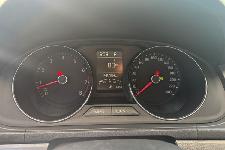 Used Volkswagen Lavida 2017 1.6L Automatic Comfort Edition Odometer Close Up