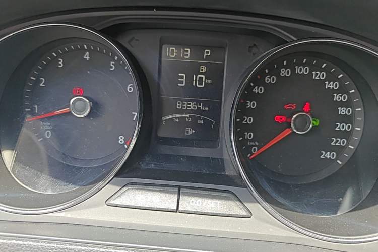 Used Volkswagen Lavida 2017 1.6L Automatic Comfort Edition Odometer Close Up