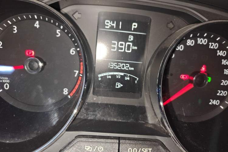 Used Volkswagen Lavida 2017 1.6L Automatic Comfort Edition Odometer Close Up