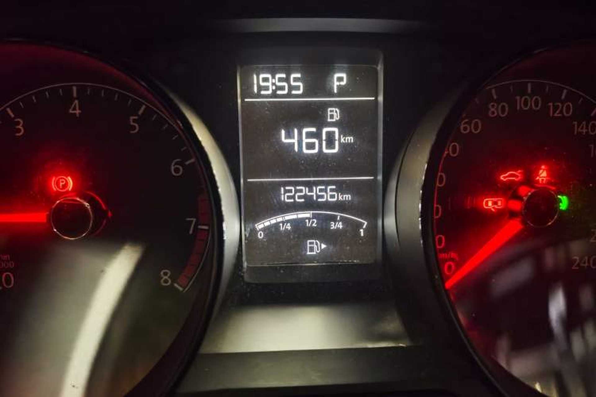 Used Volkswagen Lavida 2017 1.6L Automatic Fashion Edition Odometer Close Up