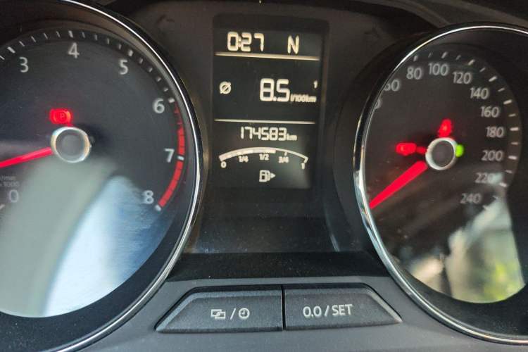Used Volkswagen Lavida 2017 1.6L Automatic Comfort Edition Odometer Close Up