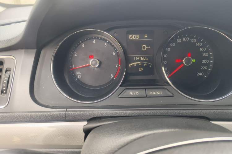 Used Volkswagen Lavida 2017 1.6L Automatic Comfort Edition Odometer Close Up