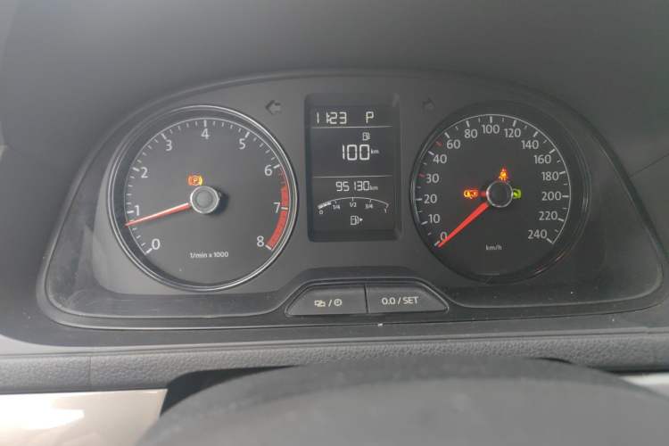 Used Volkswagen Lavida 2017 1.6L Automatic Comfort Edition Odometer Close Up