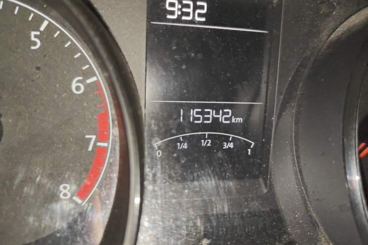 Used Volkswagen Lavida 2017 1.6L Automatic Fashion Edition Odometer Close Up