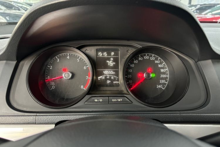 Used Volkswagen Lavida 2017 1.6L Automatic Fashion Edition Odometer Close Up