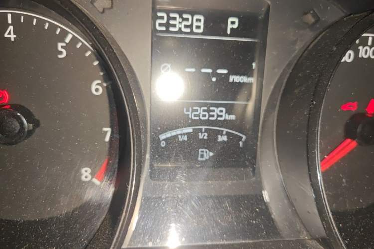 Used Volkswagen Lavida 2017 1.6L Automatic Fashion Edition Odometer Close Up