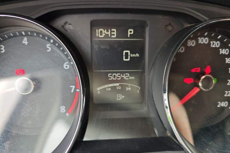 Used Volkswagen Lavida 2017 1.6L Automatic Comfort Edition Odometer Close Up
