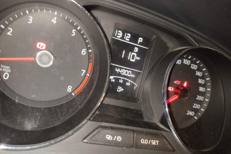 Used Volkswagen Lavida 2017 1.6L Automatic Comfort Edition Odometer Close Up
