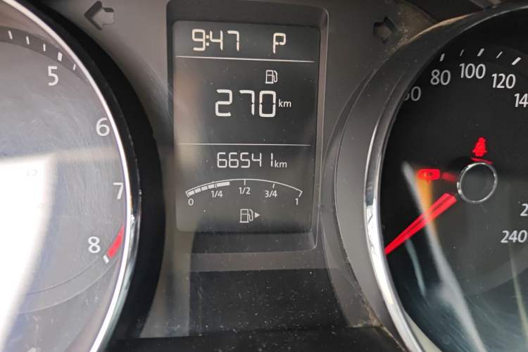 Used Volkswagen Lavida 2017 1.6L Automatic Comfort Edition Odometer Close Up