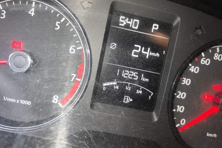 Used Volkswagen Lavida 2017 1.6L Automatic Fashion Edition Odometer Close Up