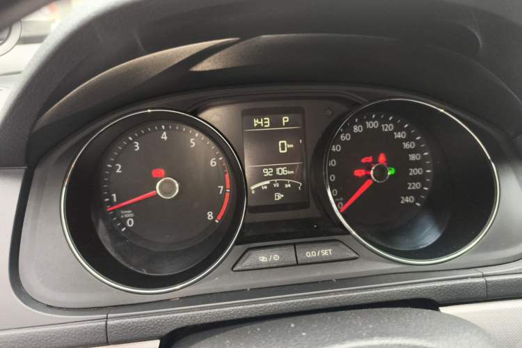 Used Volkswagen Lavida 2017 230TSI DSG Comfort Edition Odometer Close Up
