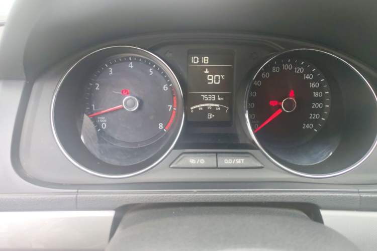Used Volkswagen Lavida 2017 1.6L Manual Comfort Edition Odometer Close Up