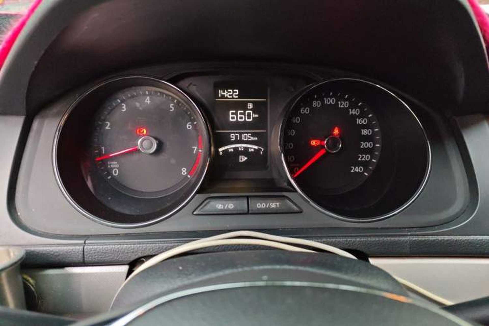 Used Volkswagen Lavida 2017 1.6L Manual Comfort Edition Odometer Close Up