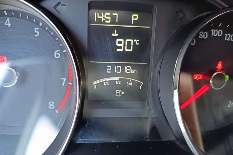 Used Volkswagen Lavida 2017 1.6L Automatic Comfort Edition Odometer Close Up