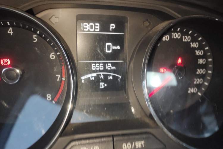 Used Volkswagen Lavida 2017 1.6L Automatic Comfort Edition Odometer Close Up