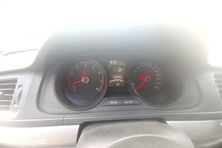 Used Volkswagen Lavida 2017 1.6L Manual Fashion Edition Odometer Close Up