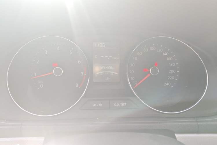 Used Volkswagen Lavida 2017 1.6L Manual Comfort Edition Odometer Close Up