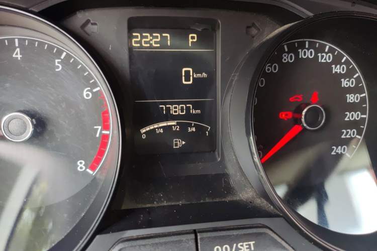 Used Volkswagen Lavida 2017 1.6L Automatic Fashion Edition Odometer Close Up