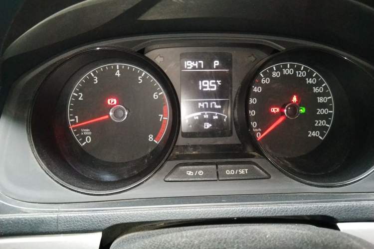 Used Volkswagen Lavida 2017 1.6L Automatic Fashion Edition Odometer Close Up
