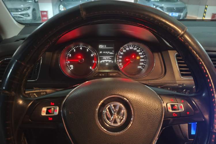Used Volkswagen Lavida 2017 1.6L Manual Comfort Edition Odometer Close Up