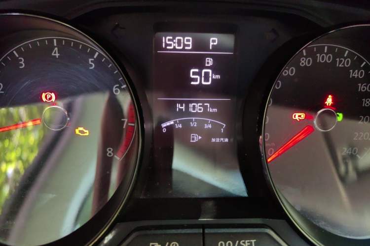 Used Volkswagen Lavida 2017 1.6L Manual Comfort Edition Odometer Close Up