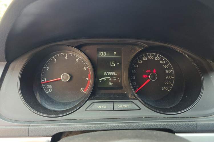 Used Volkswagen Lavida 2017 1.6L Automatic Fashion Edition Odometer Close Up
