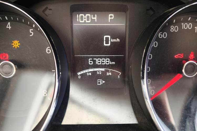 Used Volkswagen Lavida 2017 1.6L Automatic Comfort Edition Odometer Close Up