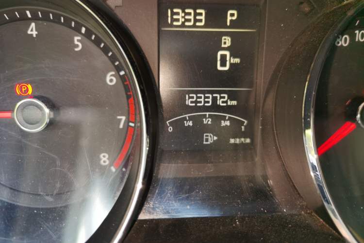 Used Volkswagen Lavida 2017 1.6L Automatic Comfort Edition Odometer Close Up