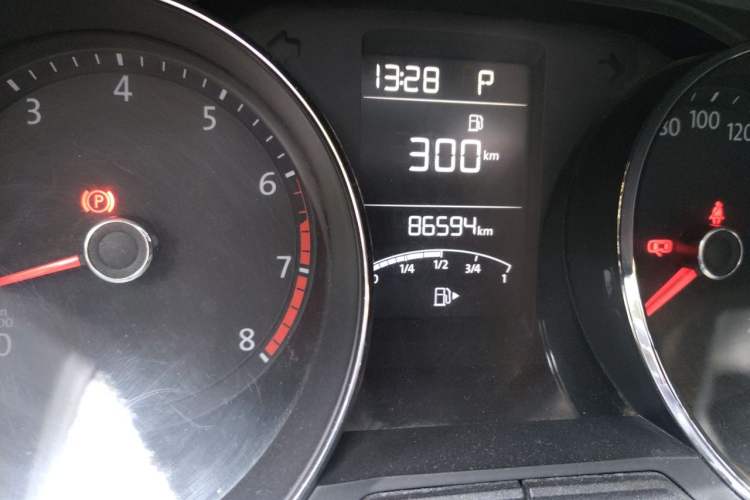 Used Volkswagen Lavida 2017 1.6L Automatic Comfort Edition Odometer Close Up