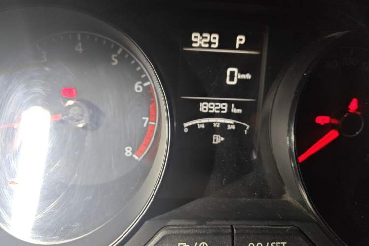 Used Volkswagen Lavida 2017 1.6L Automatic Fashion Edition Odometer Close Up