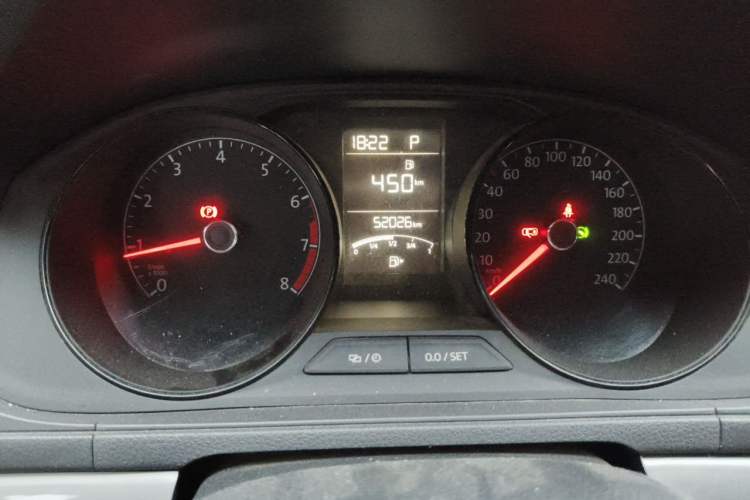 Used Volkswagen Lavida 2017 1.6L Automatic Fashion Edition Odometer Close Up