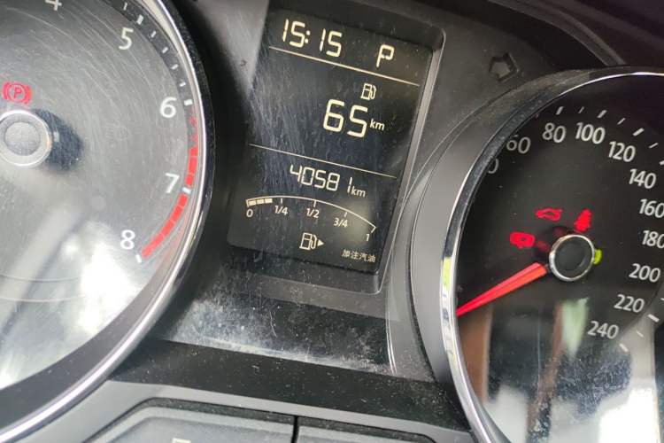 Used Volkswagen Lavida 2017 1.6L Automatic Comfort Edition Odometer Close Up