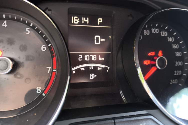 Used Volkswagen Lavida 2017 1.6L Automatic Comfort Edition Odometer Close Up