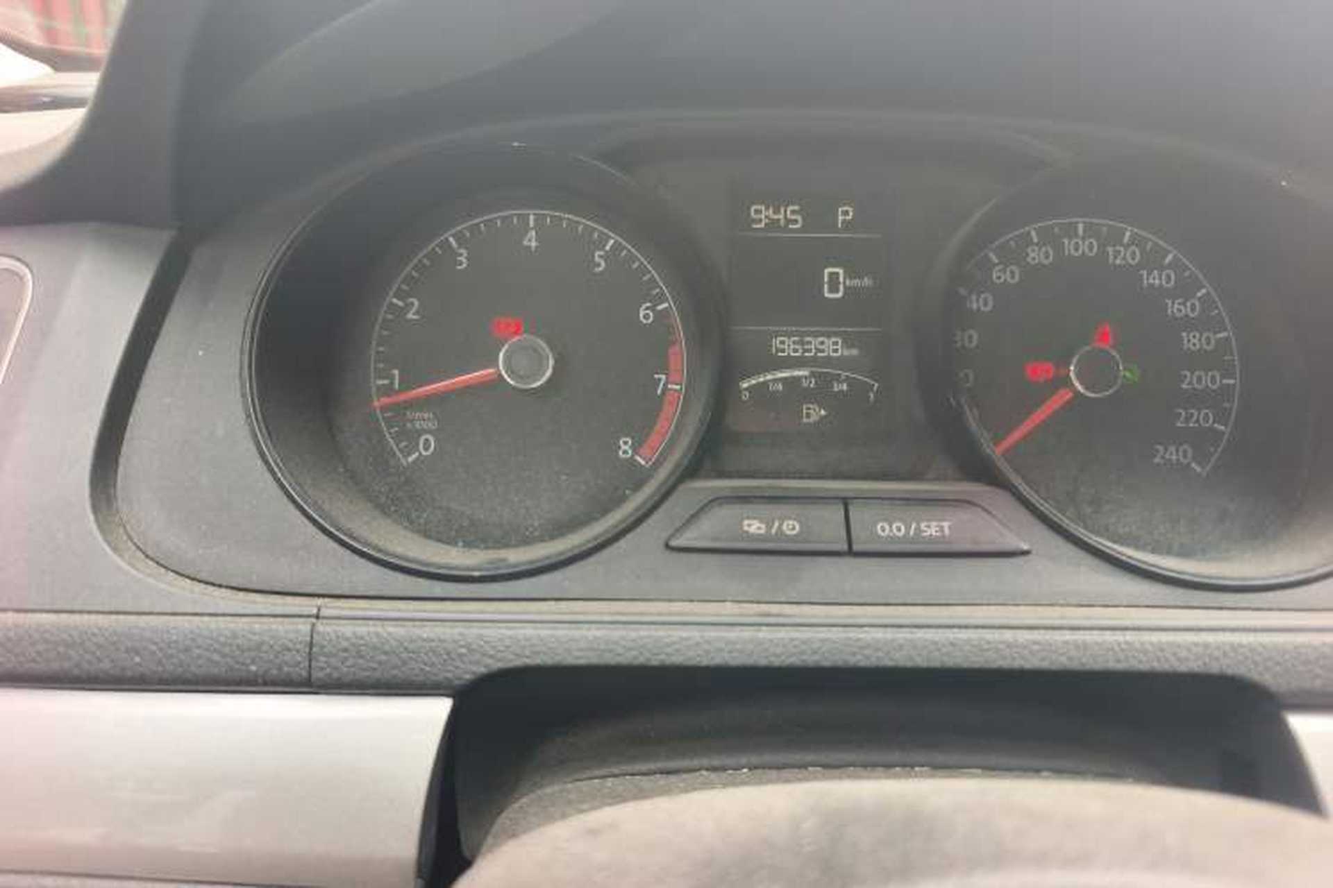 Used Volkswagen Lavida 2017 1.6L Automatic Fashion Edition Odometer Close Up