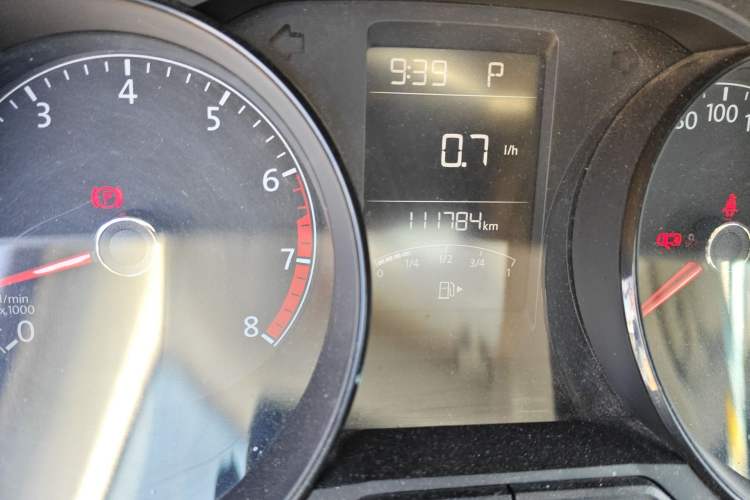 Used Volkswagen Lavida 2017 1.6L Automatic Fashion Edition Odometer Close Up
