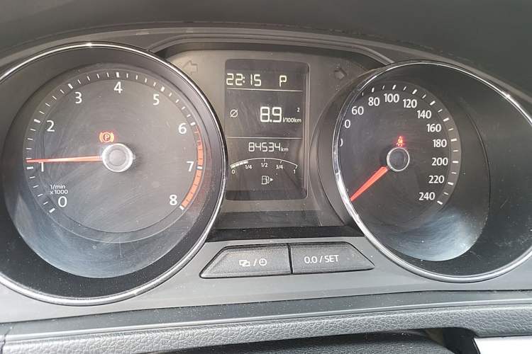 Used Volkswagen Lavida 2017 230TSI DSG Comfort Edition Odometer Close Up