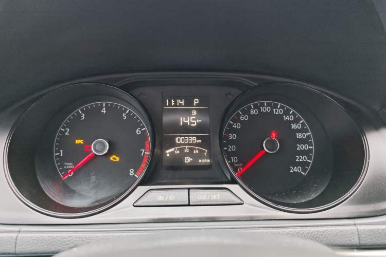 Used Volkswagen Lavida 2017 1.6L Automatic Fashion Edition Odometer Close Up