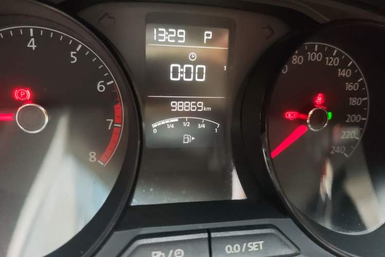 Used Volkswagen Lavida 2017 1.6L Automatic Fashion Edition Odometer Close Up