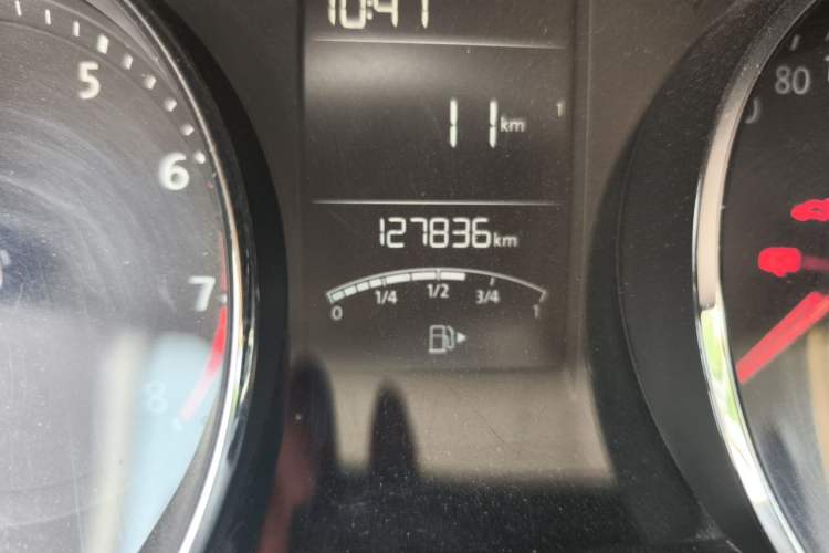 Used Volkswagen Lavida 2017 1.6L Manual Comfort Edition Odometer Close Up