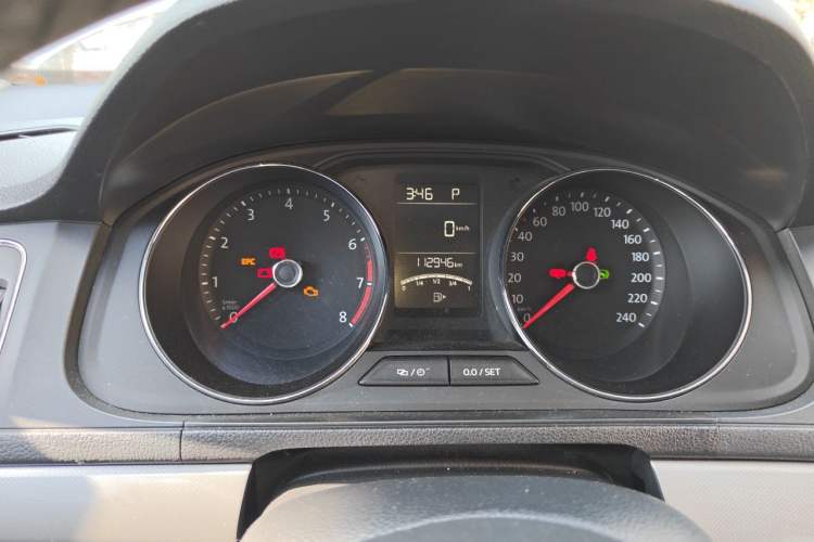 Used Volkswagen Lavida 2017 1.6L Automatic Comfort Edition Odometer Close Up