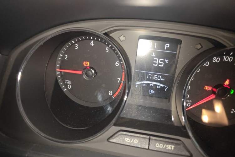 Used Volkswagen Lavida 2017 1.6L Automatic Comfort Edition Odometer Close Up