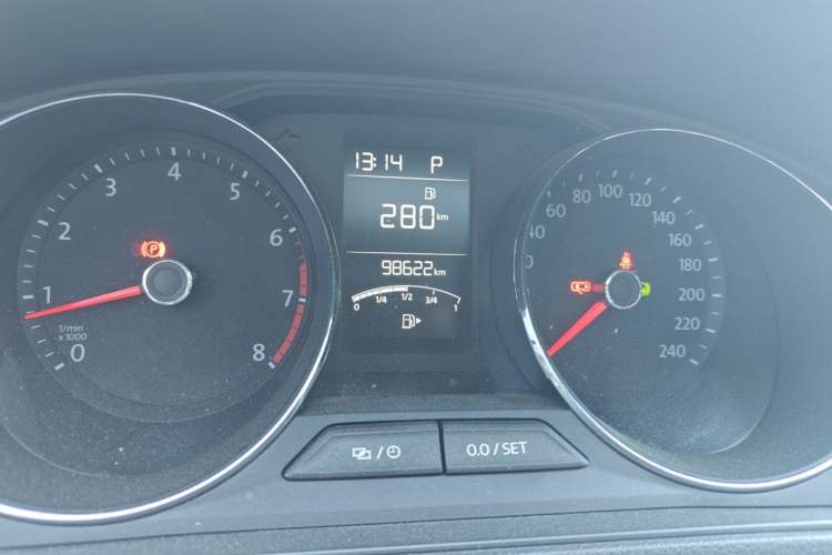 Used Volkswagen Lavida 2017 1.6L Automatic Comfort Edition Odometer Close Up