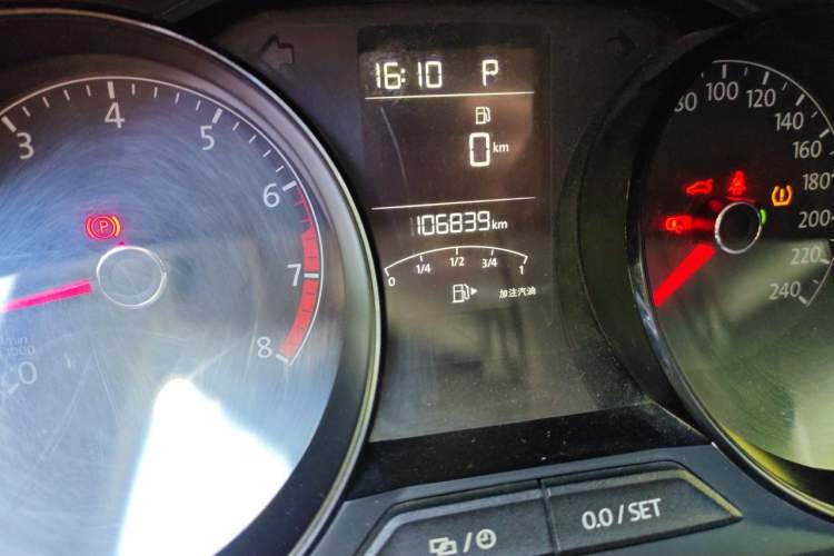 Used Volkswagen Lavida 2017 1.6L Automatic Fashion Edition Odometer Close Up