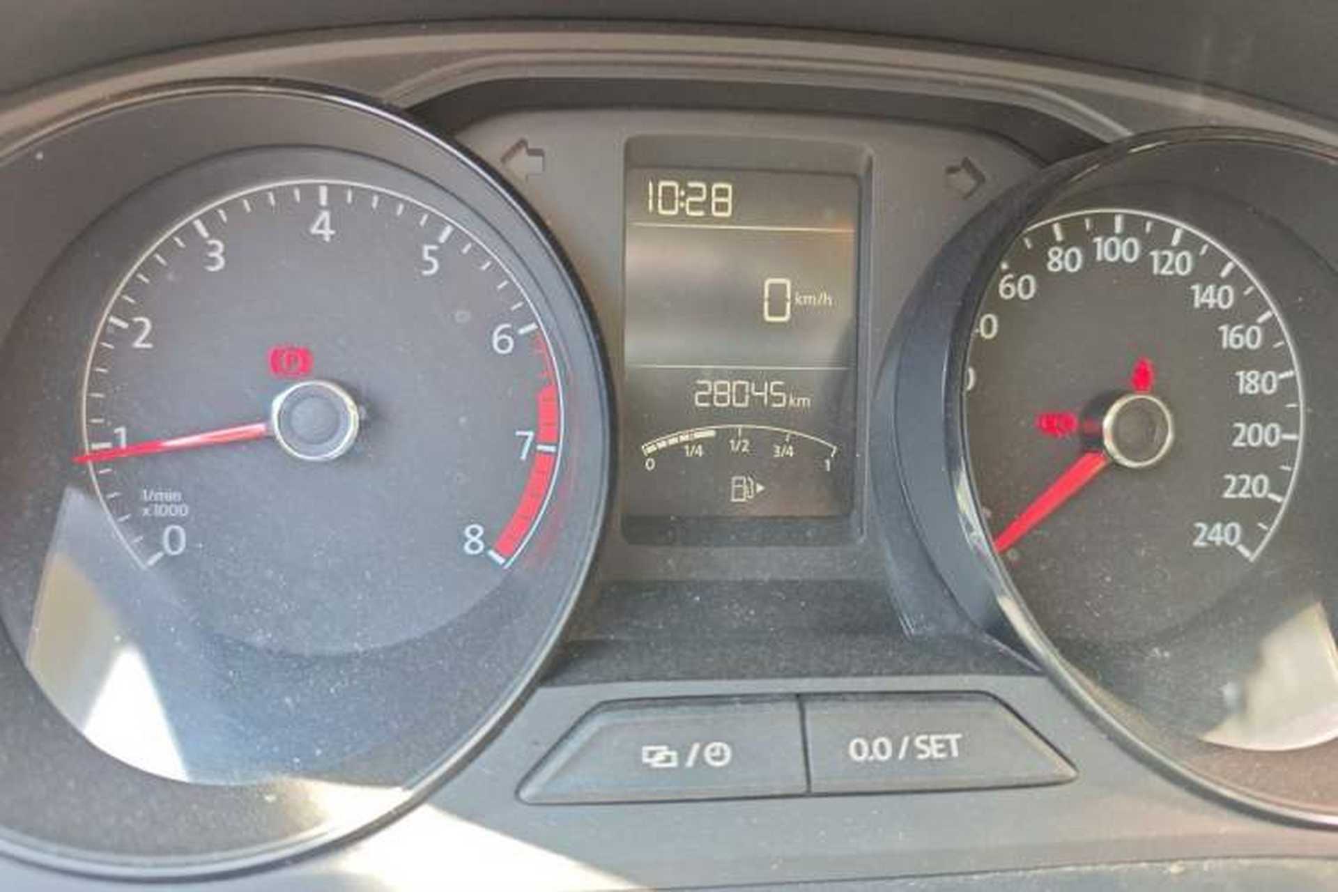 Used Volkswagen Lavida 2017 1.6L Manual Fashion Edition Odometer Close Up