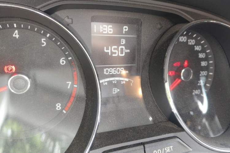 Used Volkswagen Lavida 2017 1.6L Automatic Comfort Edition Odometer Close Up