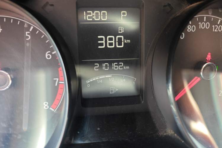 Used Volkswagen Lavida 2017 1.6L Automatic Fashion Edition Odometer Close Up